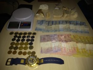 Polícia prende traficante de drogas que trabalhava com "DISK ENTREGA"