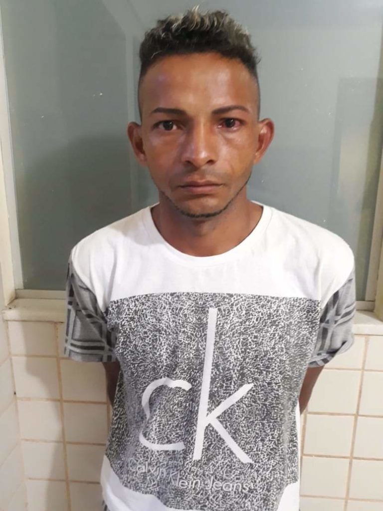 Foragido de Santa Isabel é preso na rua das Cacimbas, Bairro Amapá