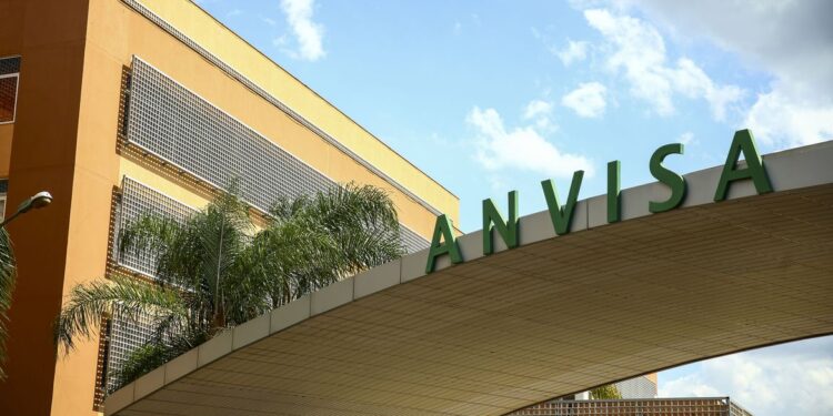 Anvisa se reúne com Butantan para tratar de vacinação em crianças