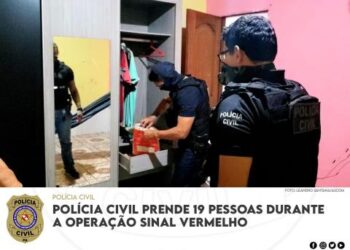 Polícia Civil prende 19 pessoas em operação Sinal Vermelho