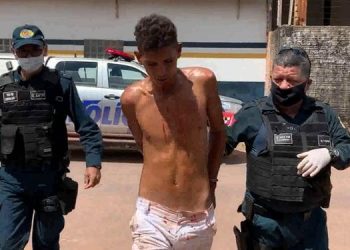 Jovem é preso após agredir avó, tentar esfaquear tio e furtar caminhoneiro