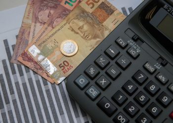 Auxílio Brasil: Governo pede abertura de crédito de R$ 9,4 bilhões