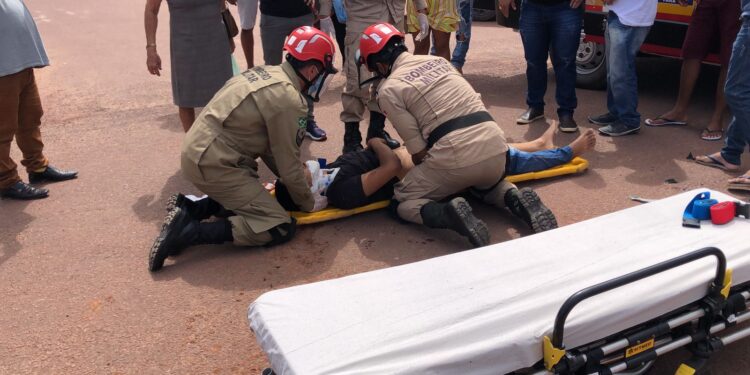 Colisão entre carro e moto deixa uma pessoa ferida no Bairro Perpétuo Socorro em Itaituba