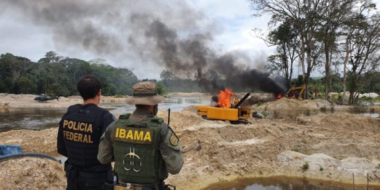 IBAMA realiza operação de fiscalização ambiental em garimpos localizados na volta grande do rio Xingu