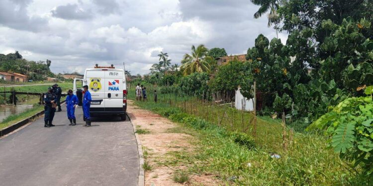 Homem é encontrado morto em uma pequena vala, em Ananindeua