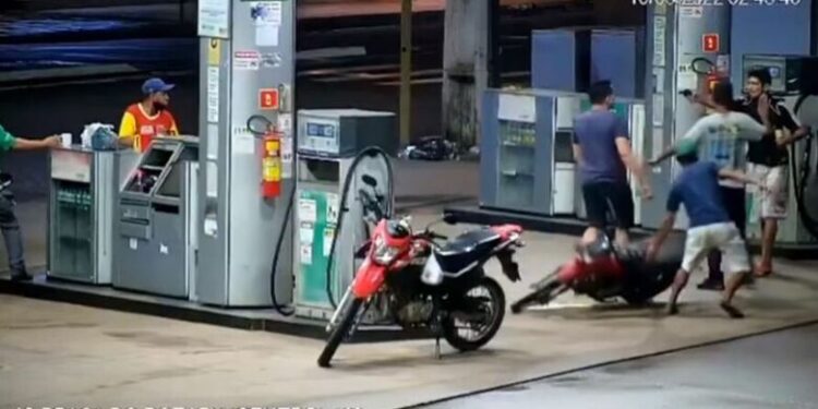 Discussão em posto de gasolina termina com homem morto em Tucuruí; veja o vídeo