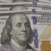 Dólar cai para R$ 5,05 após endurecimento de sanções contra Rússia