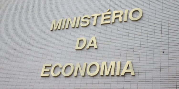 Camex zera tarifas de importação de 30 produtos aeronáuticos