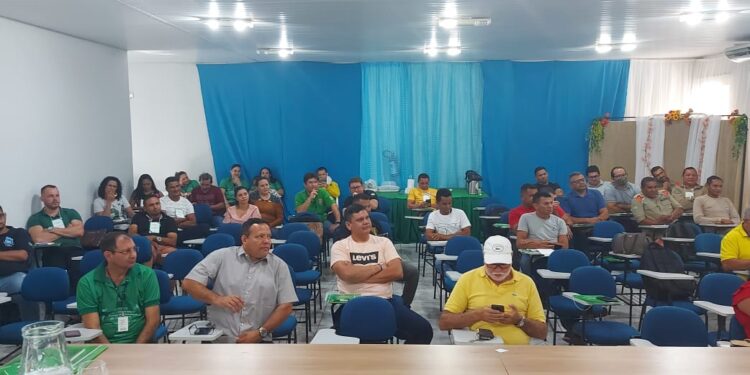 Agentes participam de curso de capacitação para gestores municipais de trânsito em Santarém, no PA Agentes participam de curso de capacitação para gestores municipais de trânsito em Santarém, no PA