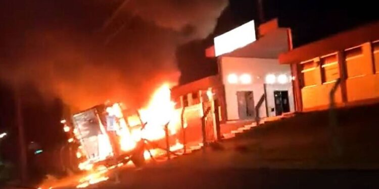 Guarapuava: criminosos atacam em ação de "novo cangaço"