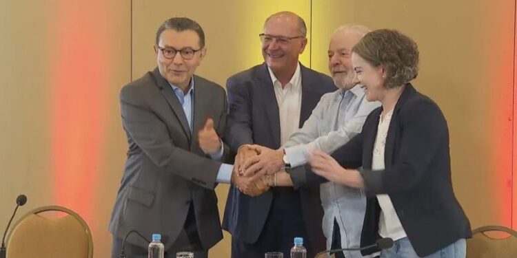 Geraldo Alckmin é oficialmente anunciado como vice na chapa de Lula à presidência