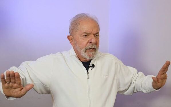 'Terra sem lei' diz Lula ao defender a regulamentação das mídias sociais