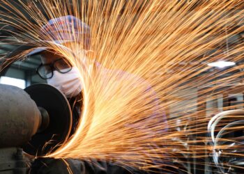 Produção industrial cresce em 11 dos 15 locais pesquisados pelo IBGE