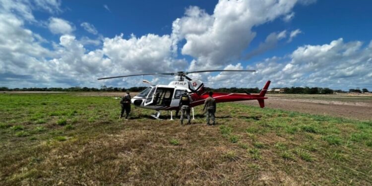 Helicóptero do IBAMA faz pouso forçado com pane hidráulica em Itaituba, no PA