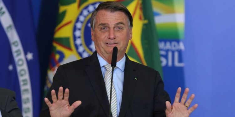'Se o Lula for, eu vou' diz Bolsonaro sobre debates do primeiro turno