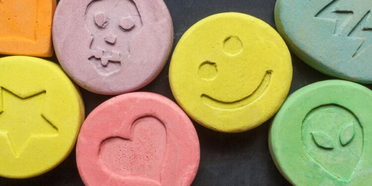 Canadá anuncia descriminalização de cocaína e ecstasy Canadá anuncia descriminalização de cocaína e ecstasy