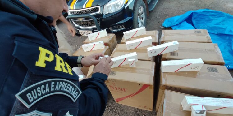 PRF apreende 5 mil maços de cigarros contrabandeados em Santarém, no PA