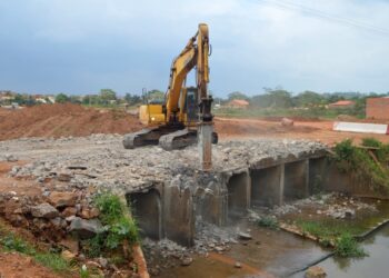 Iniciada construção da nova ponte situada entre os bairros Tropical