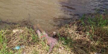 Mulher encontra corpo de homem boiando no Lago do Nova