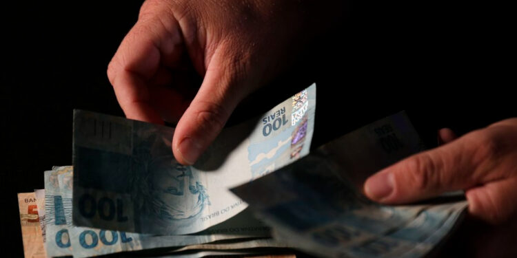 Mais de de 640 mil vão sacar acima de R$ 1.000 nos bancos