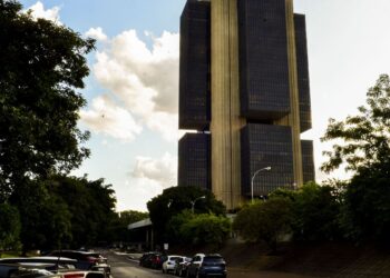 Divergências com Banco Central marcam 100 primeiros dias de governo