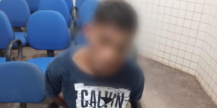 Homem é preso suspeito de agredir a companheira após ela não dar o celular para ele trocar por droga