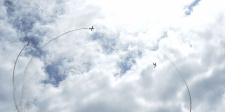 Finep e ministério firmam contratos na área de tecnologia aeroespacial