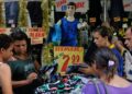 Comércio varejista tem queda de 1% em maio