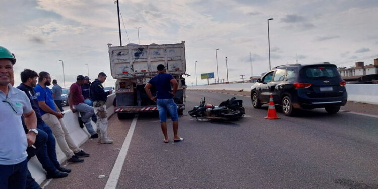 Sem sinalização, caçamba quebrada na pista provoca acidente fatal no Pará