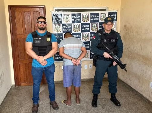 Em ação conjunta, polícias Civil e Militar prendem homem com mandado em aberto Em ação conjunta, polícias Civil e Militar prendem homem com mandado em aberto
