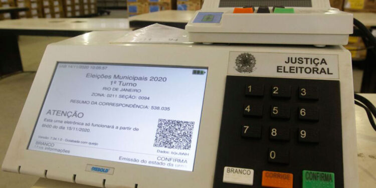 Eleições 2024: PF faz teste em urnas eletrônicas Eleições 2024: PF faz teste em urnas eletrônicas