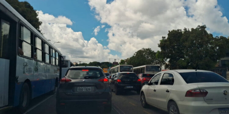 Asfaltamento para o trânsito em importantes vias de Belém