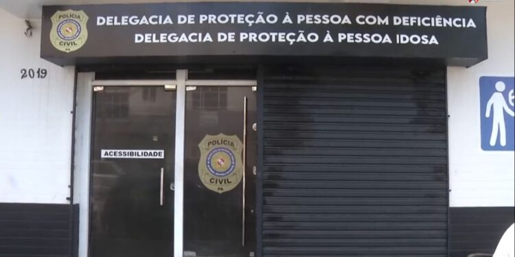 Mãe denuncia expulsão de filho autista de consultório médico Mãe denuncia expulsão de filho autista de consultório médico