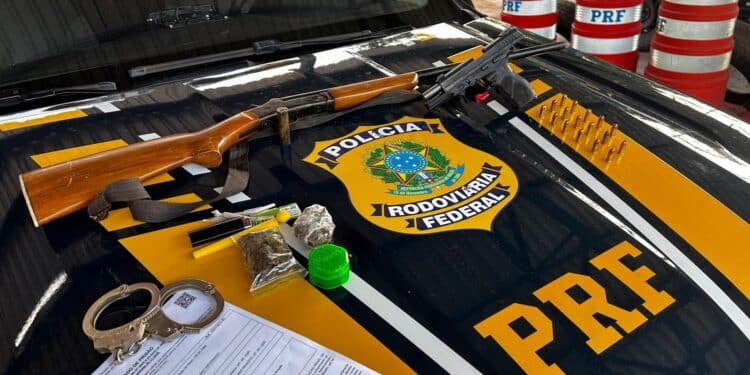PRF apreende armas, munições e drogas, e cumpre mandado de prisão em Santarém, no PA PRF apreende armas, munições e drogas, e cumpre mandado de prisão em Santarém, no PA