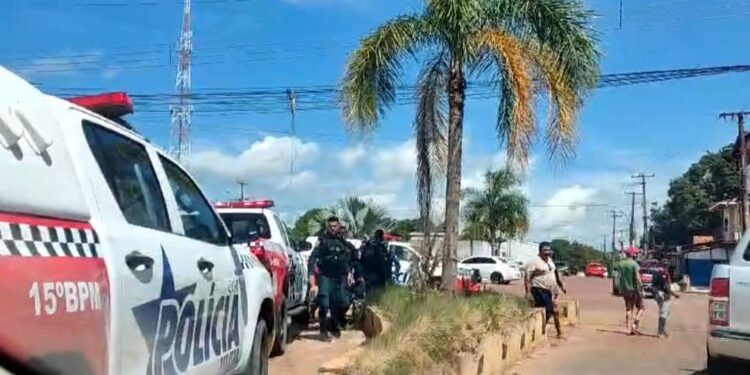 Dupla é presa após cometer assalto em residência