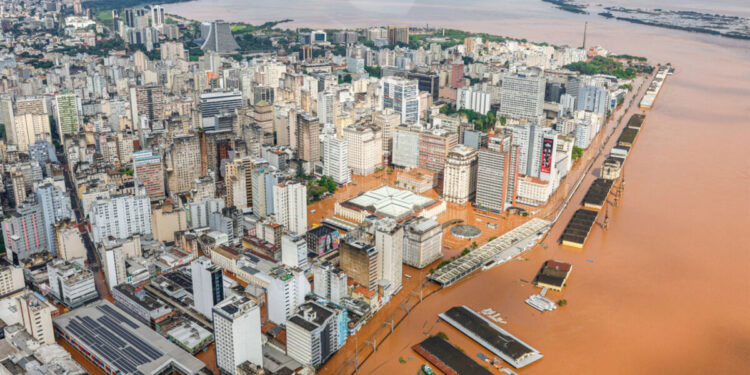 Exército afasta militares após 'fake news' sobre o RS Exército afasta militares após 'fake news' sobre o RS