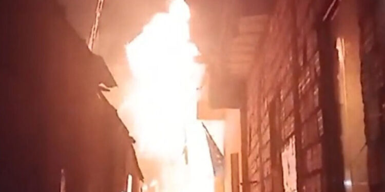 Sacramenta: incêndio destrói duas casas e dois animais morrem