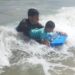 Em Salinas, prática do Bodyboarding ajuda no tratamento de criança com paralisia cerebral