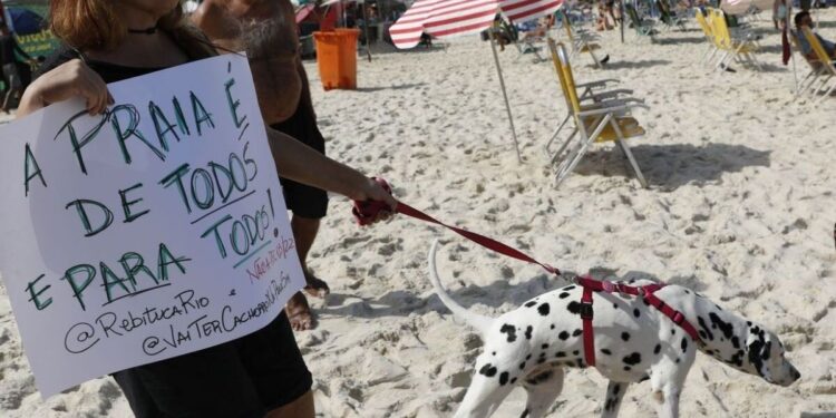 União discute demarcar terrenos próximos a praias em SP