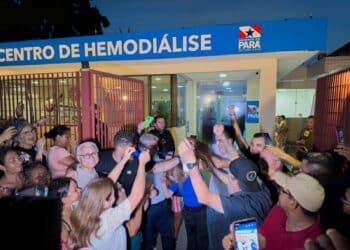 Inaugurado por 'Macarrão' e Helder, Centro de Hemodiálise pode atender até 144 pacientes diariamente