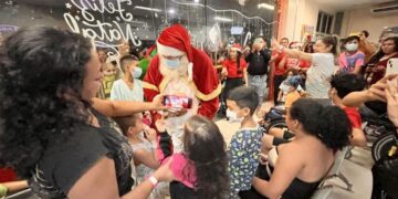 Caravana de Natal encanta pacientes do Oncológico infantil