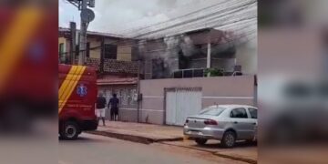 Vídeo: Incêndio em Itaituba: Chamas Consomem  Parte de Residência no Bairro Bela Vista