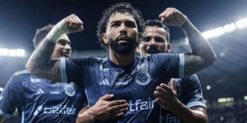Gabigol e Dudu começam no banco contra o São Paulo