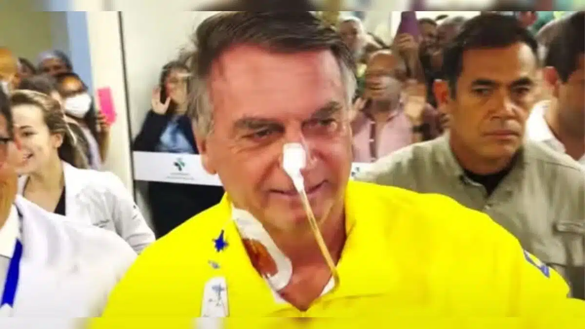 Cirurgia de desobstrução intestinal de Bolsonaro já dura mais de 8 horas