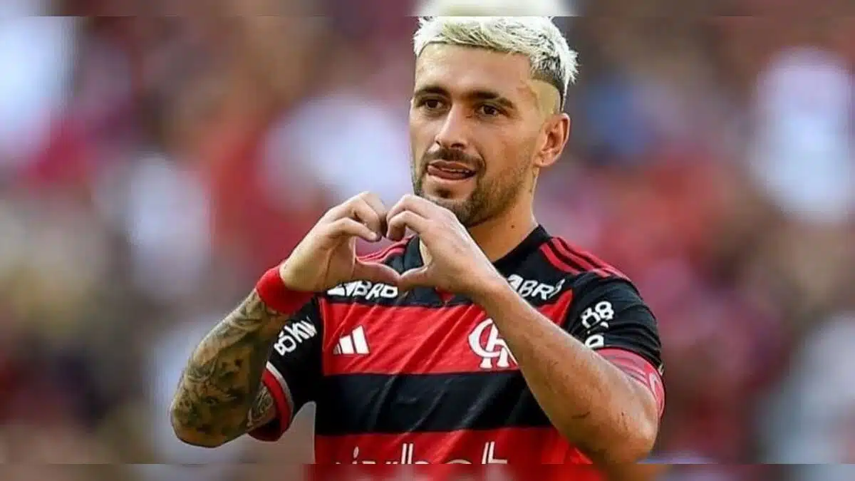 Arrascaeta ultrapassa Júnior na artilharia do Flamengo e se torna 2º entre gringos