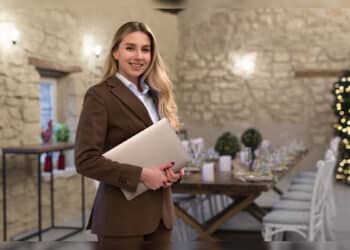 COP 30: Agências contratam mestre de cerimônia, recepcionistas e garçons