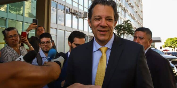 Haddad comemora aprovação da isenção do IR na Câmara: "Foi um golaço!"