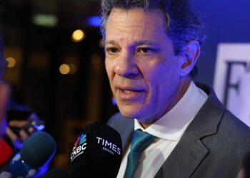 “Dia muito importante para o Brasil”, diz Haddad sobre isenção do IR “Dia muito importante para o Brasil”, diz Haddad sobre isenção do IR