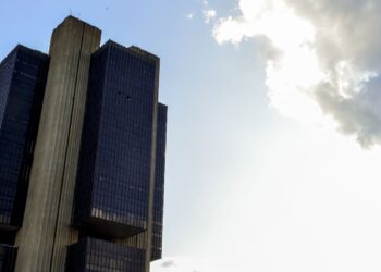 Copom decide nesta quarta se mantém Taxa Selic em 15% ao ano Copom decide nesta quarta se mantém Taxa Selic em 15% ao ano