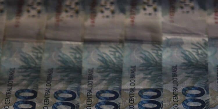 Saiba como resgatar dinheiro investido no Banco Master